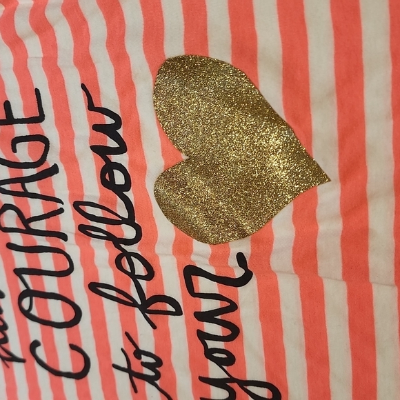 ✨️4/$25! NWOT Evy of California T-Shirt - Picture 2 of 8